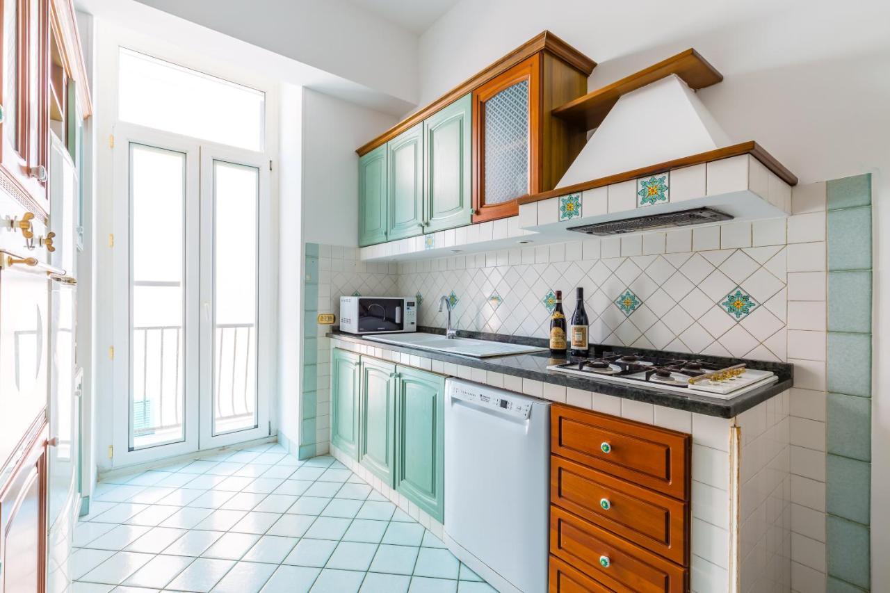 Grand Classic Apartment At San Martino By Napoliapartments المظهر الخارجي الصورة