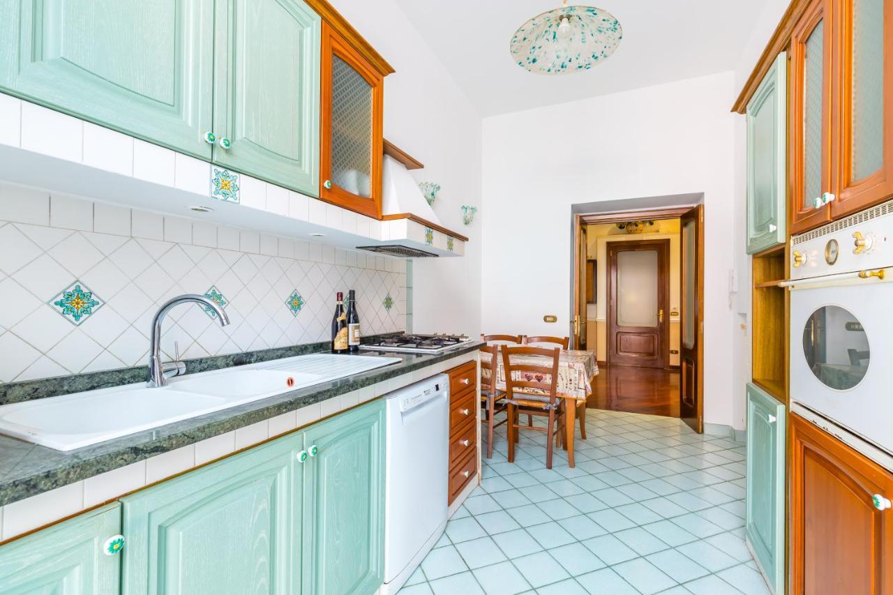 Grand Classic Apartment At San Martino By Napoliapartments المظهر الخارجي الصورة