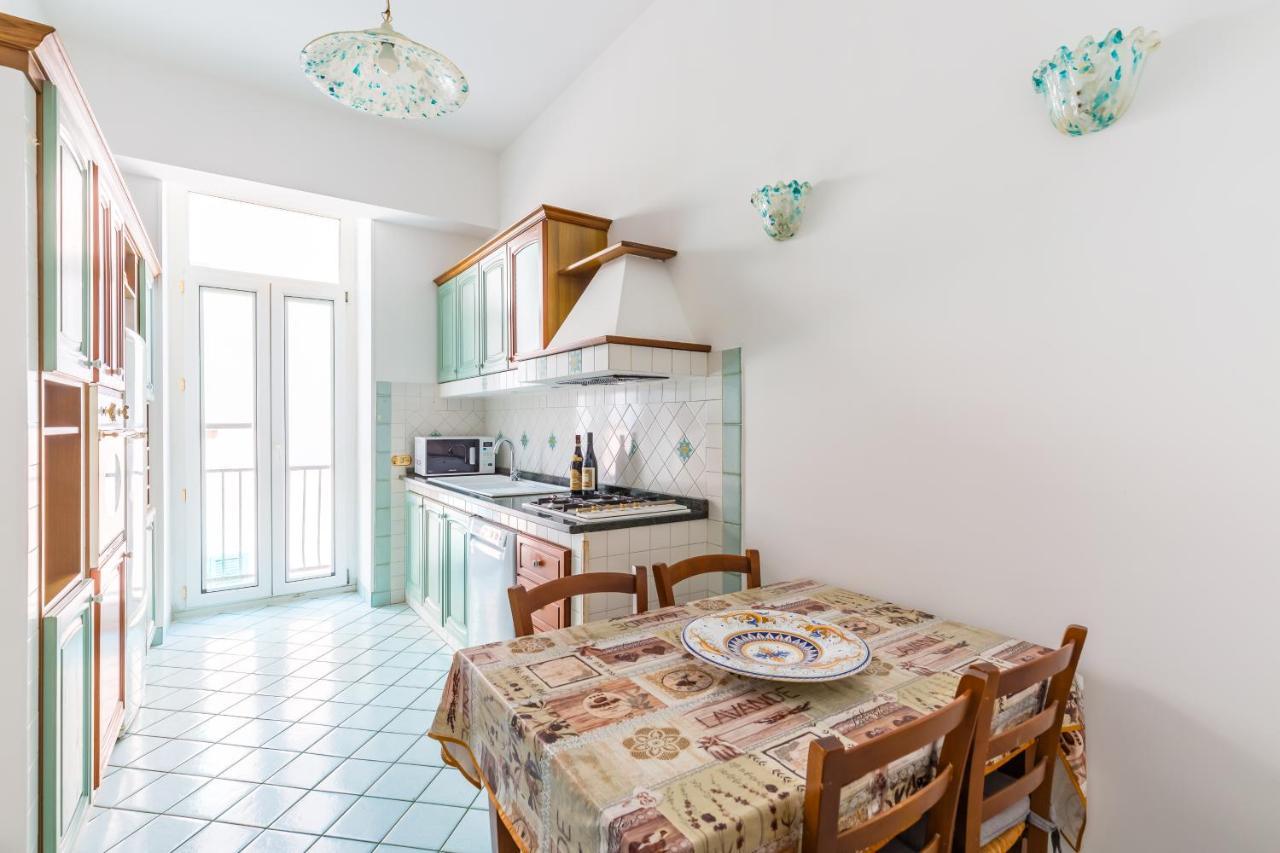 Grand Classic Apartment At San Martino By Napoliapartments المظهر الخارجي الصورة