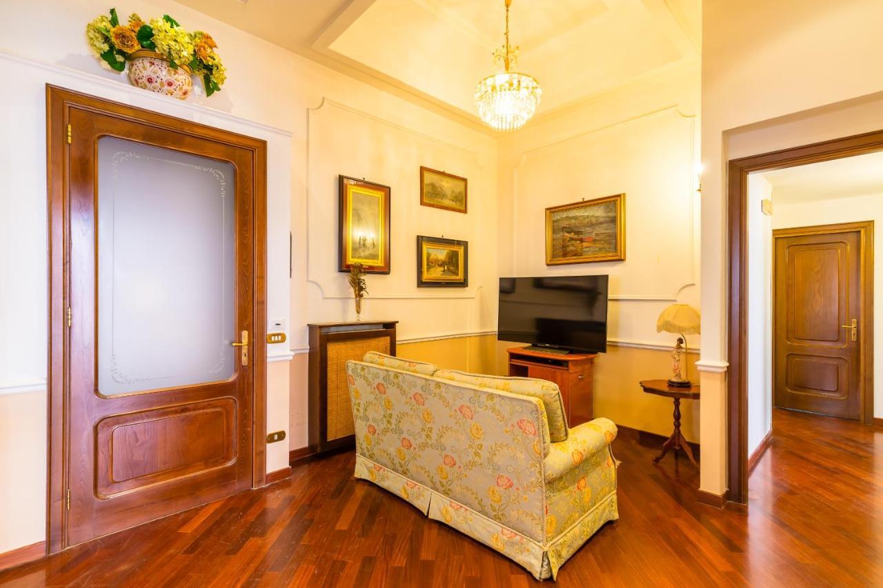 Grand Classic Apartment At San Martino By Napoliapartments المظهر الخارجي الصورة