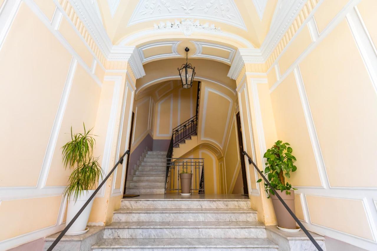 Grand Classic Apartment At San Martino By Napoliapartments المظهر الخارجي الصورة